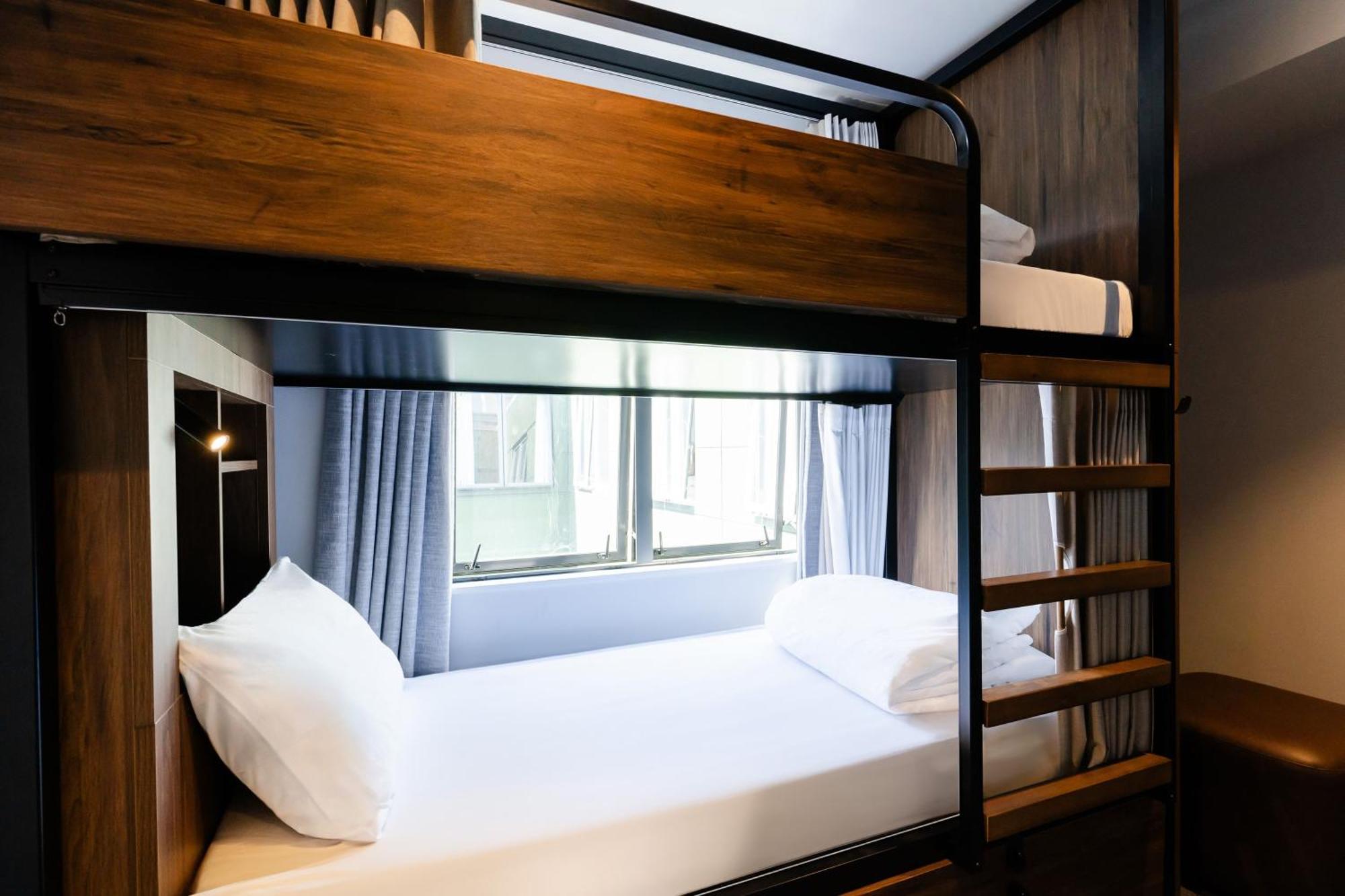 Hostel Haka House Wellington Exteriér fotografie A bunk bed