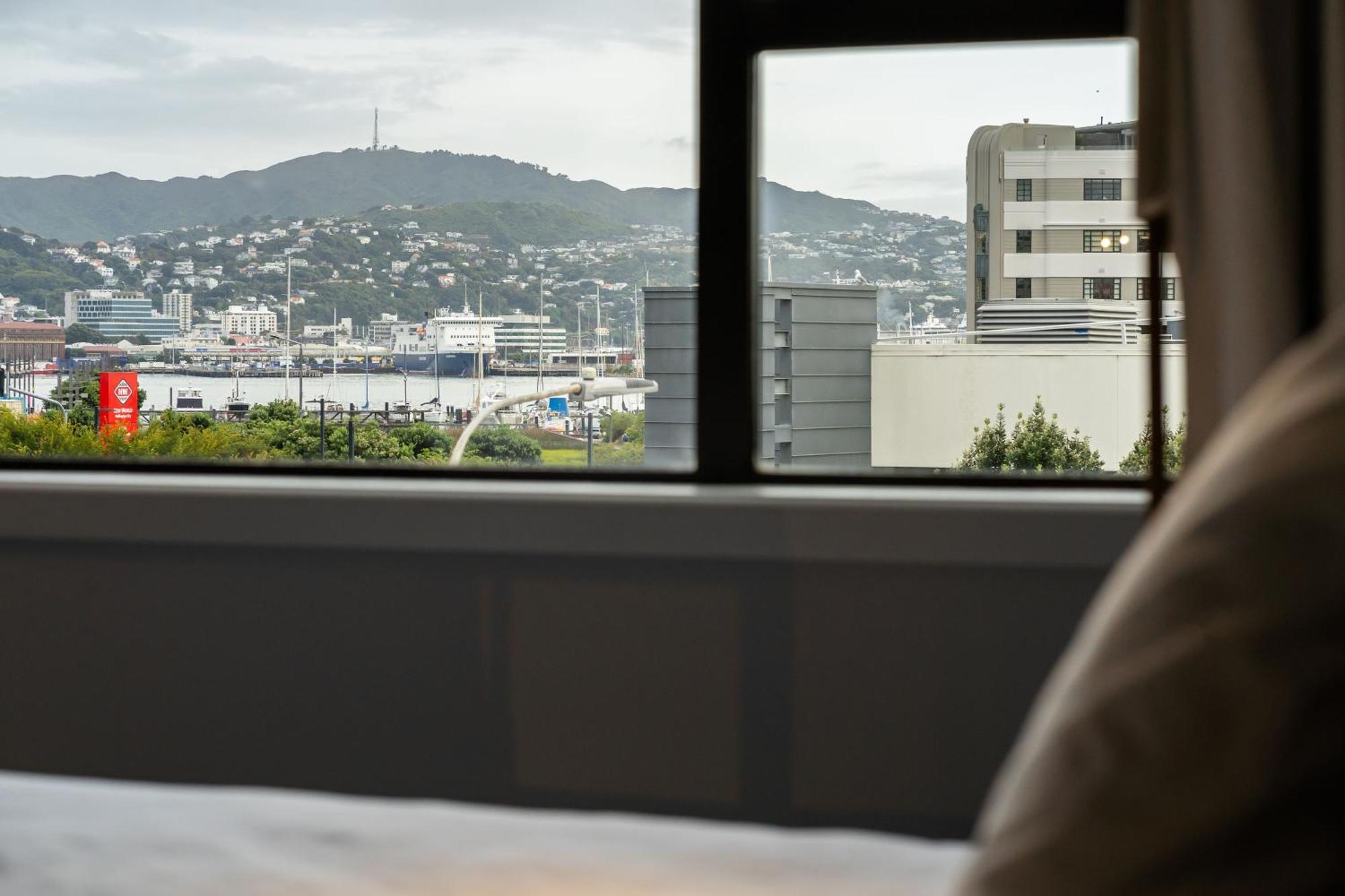 Hostel Haka House Wellington Exteriér fotografie View from a room at the hotel
