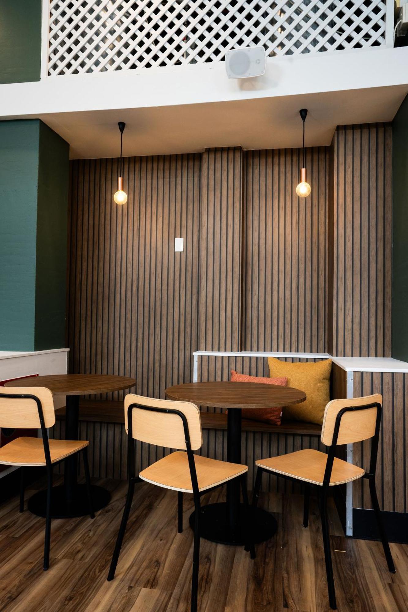 Hostel Haka House Wellington Exteriér fotografie Interior of a Starbucks Reserve store in Tokyo, Japan